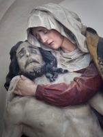 15 Karin Mayerhoffer - Maria hält den toten Jesus im Arm