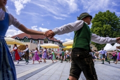 Volkstanzende Jugend in Goisern