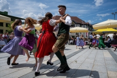 Volkstanzende Jugend in Goisern