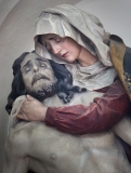 15 Karin Mayerhoffer - Maria hält den toten Jesus im Arm